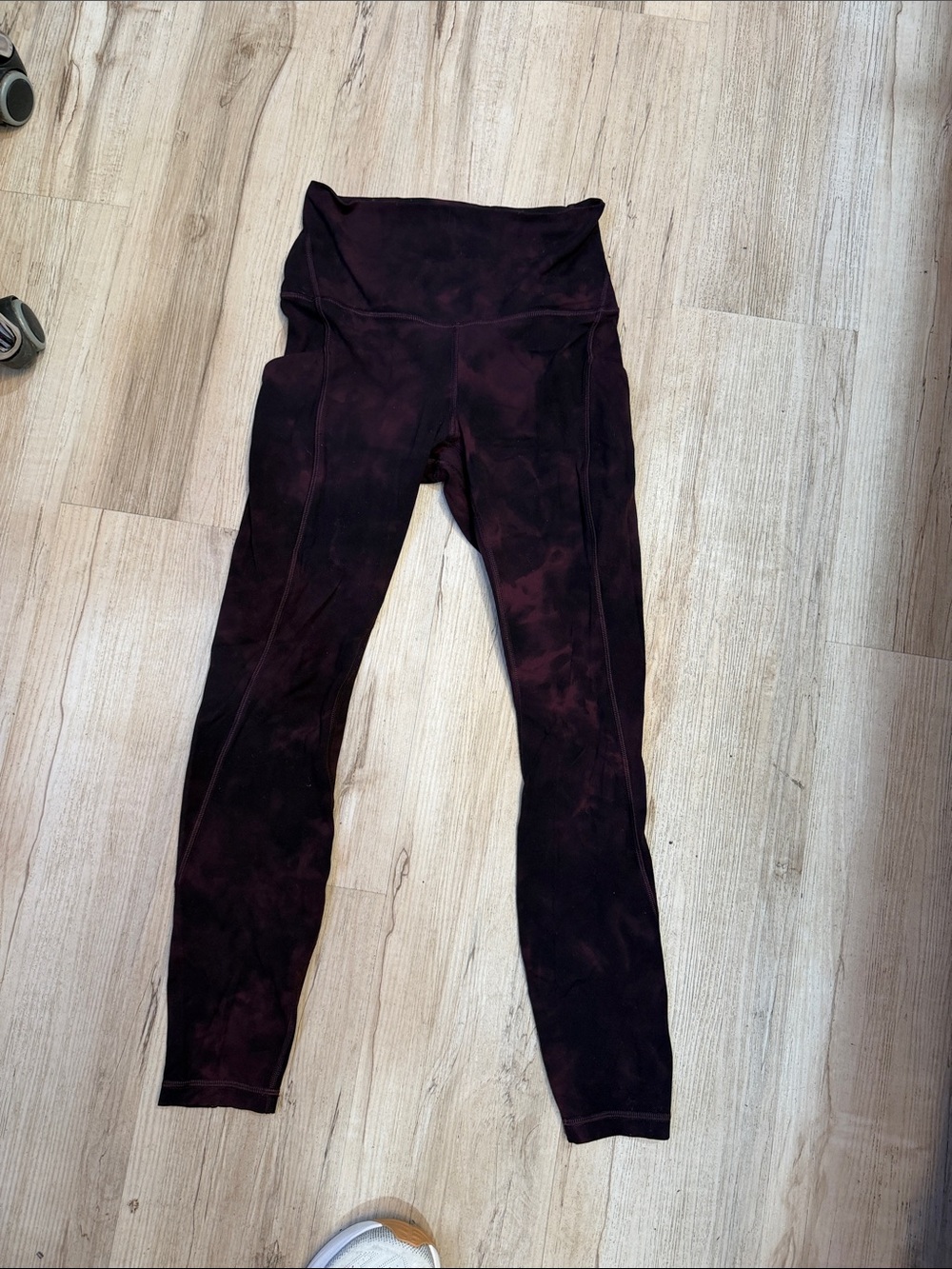 High-Waist women Lulu lemon size 6 Leggings in Dark Burgundy Tie-Dye